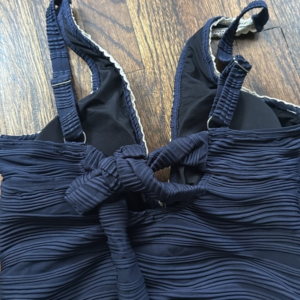Cupshe Navy Textured Camisole with Cream Trim - Picture 7 of 12